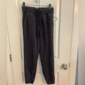 Lululemon women’s joggers